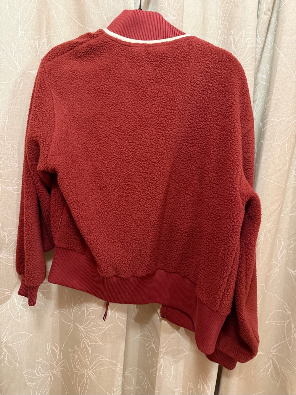 Varley Red Sherpa Bomber Jacket with White Trim - Picture 4 of 4